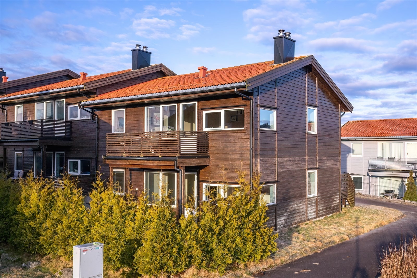 Fasade - leiligheten ligger på enden i 2.etg. Galleribilde