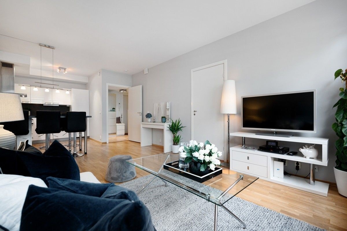 Her er det god plass til både spisebord og sofaløsning. Galleribilde