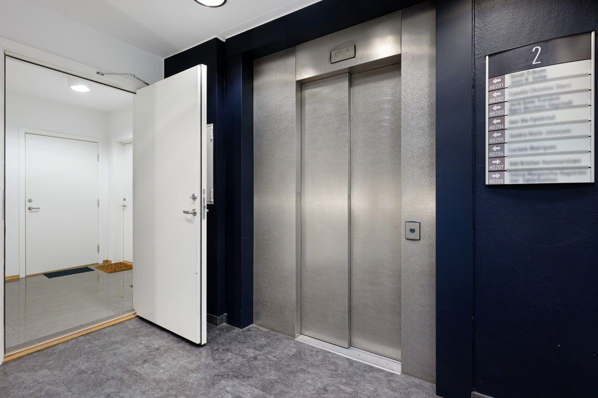 Det er heis i bygget. Galleribilde