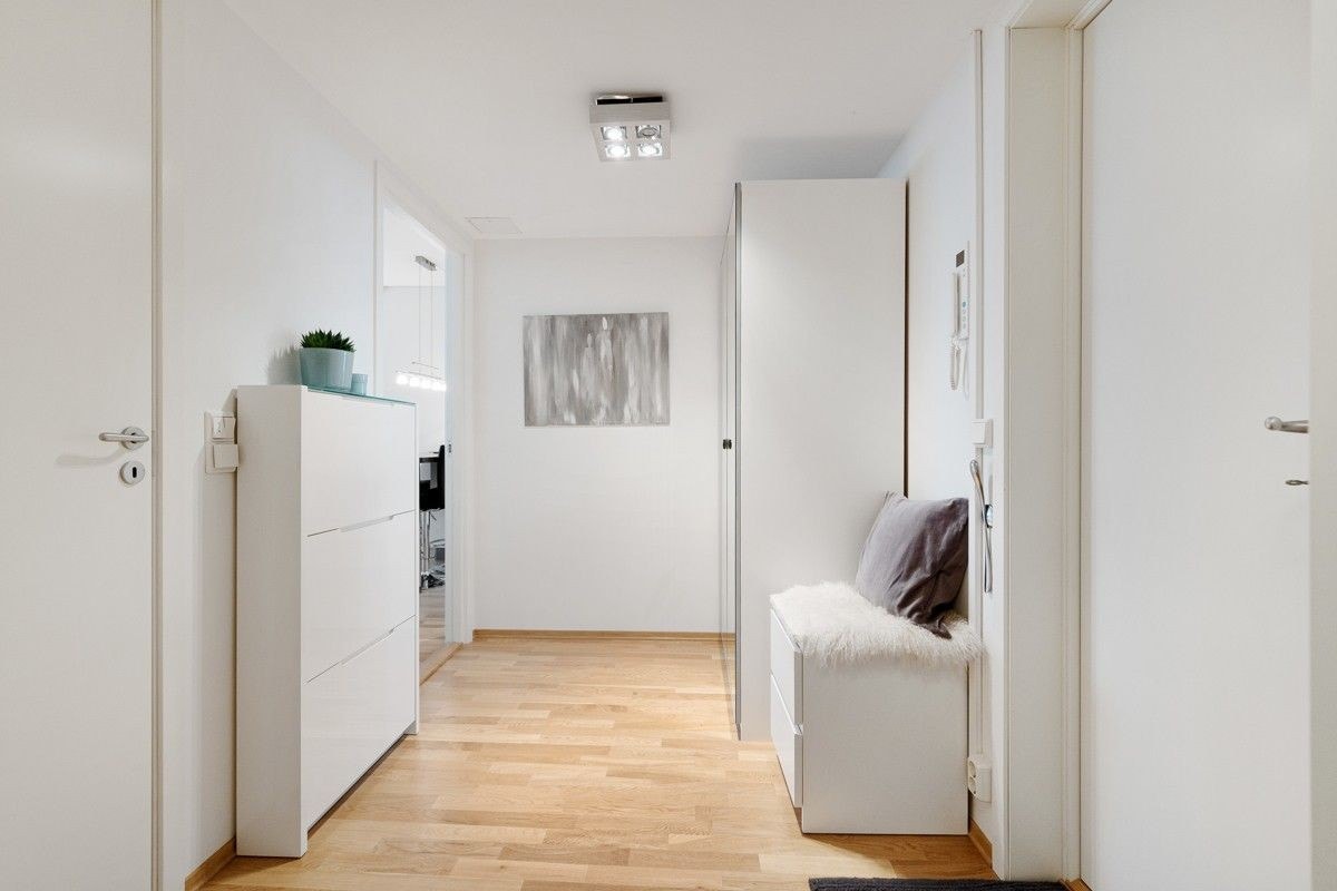 Entré med gode garderobeløsninger. Galleribilde