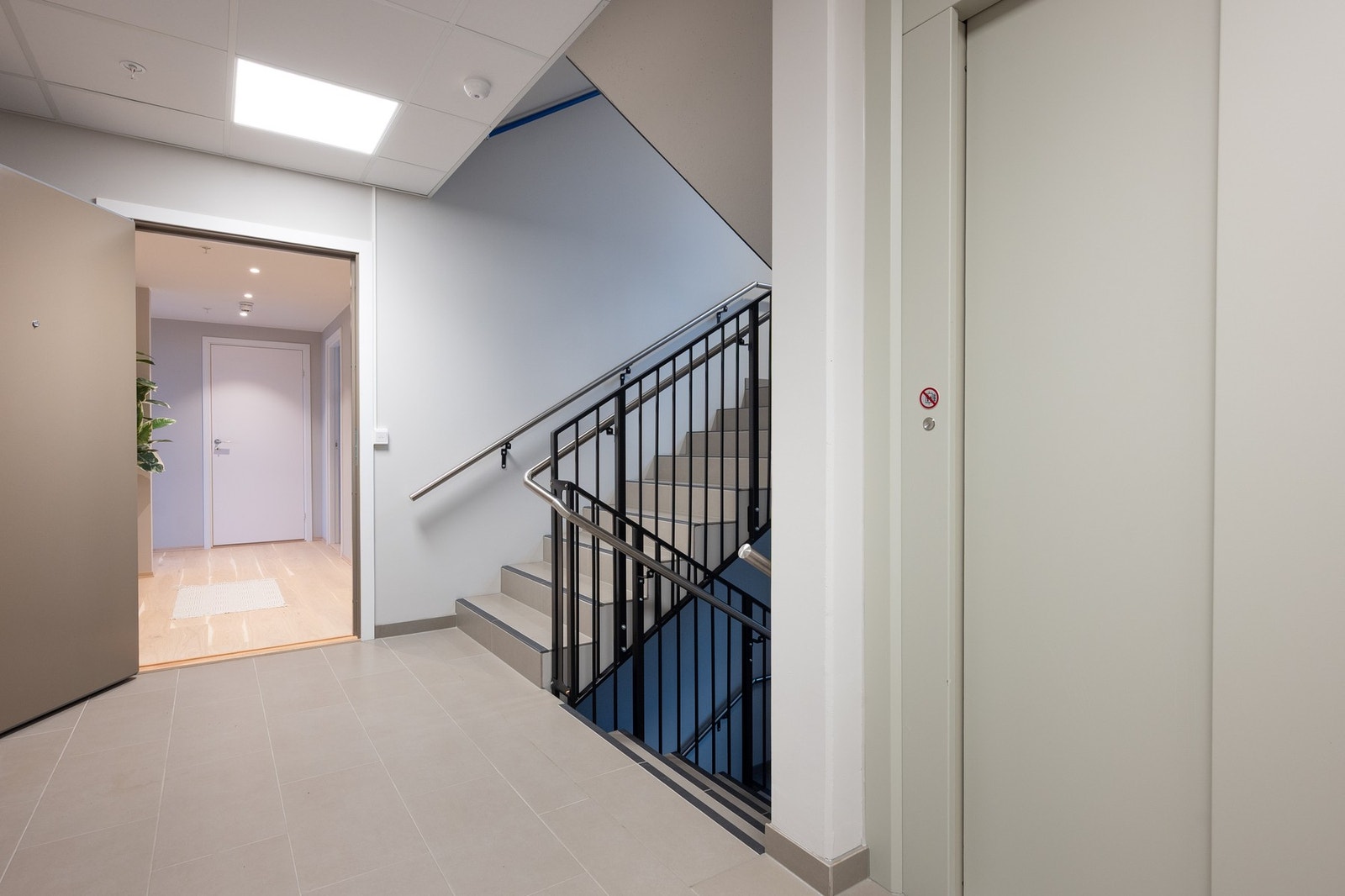 Det er heis i bygget ned til parkeringskjelleren Galleribilde