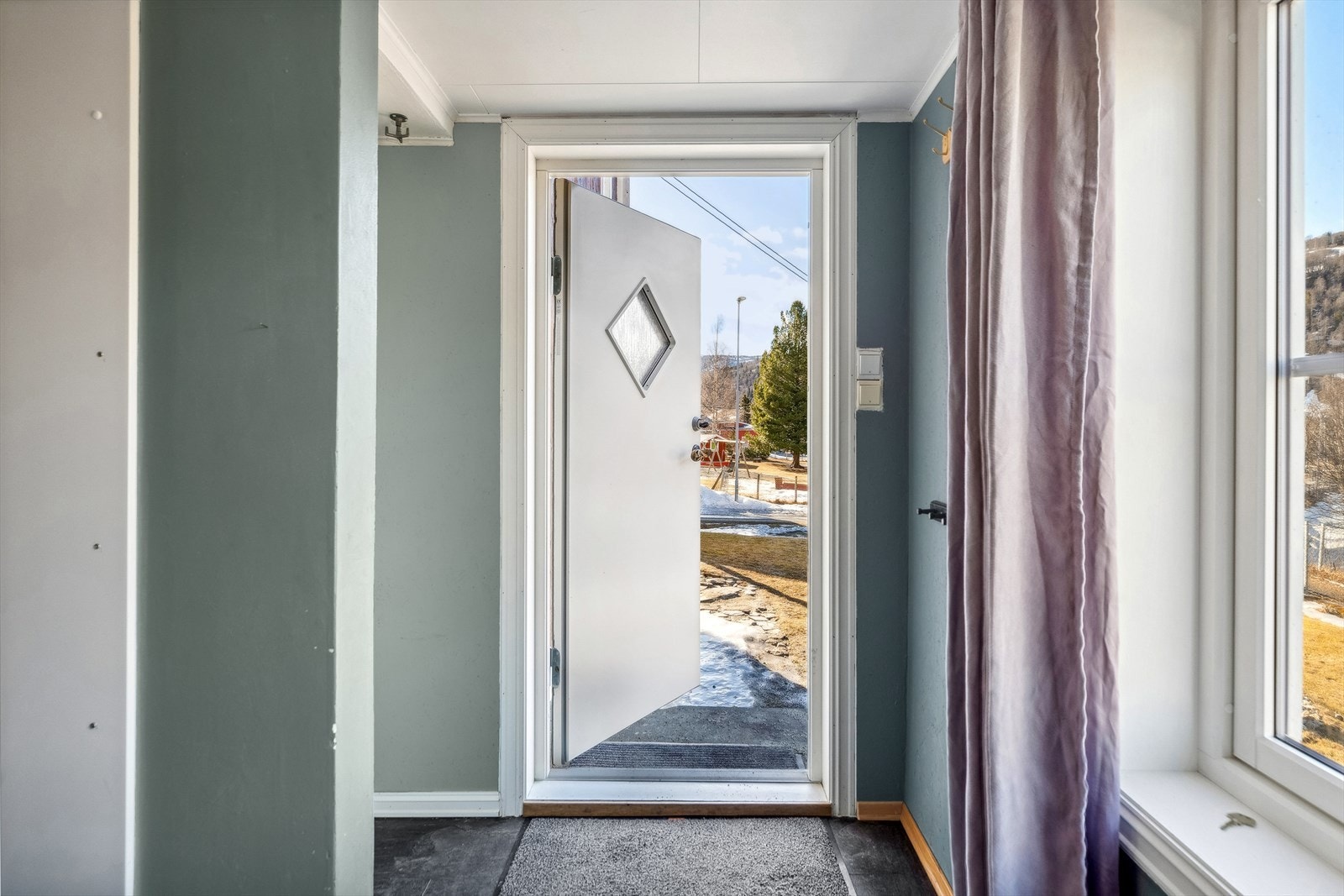 Entréen er ca 8,9 m².
Velkommen inn! Galleribilde