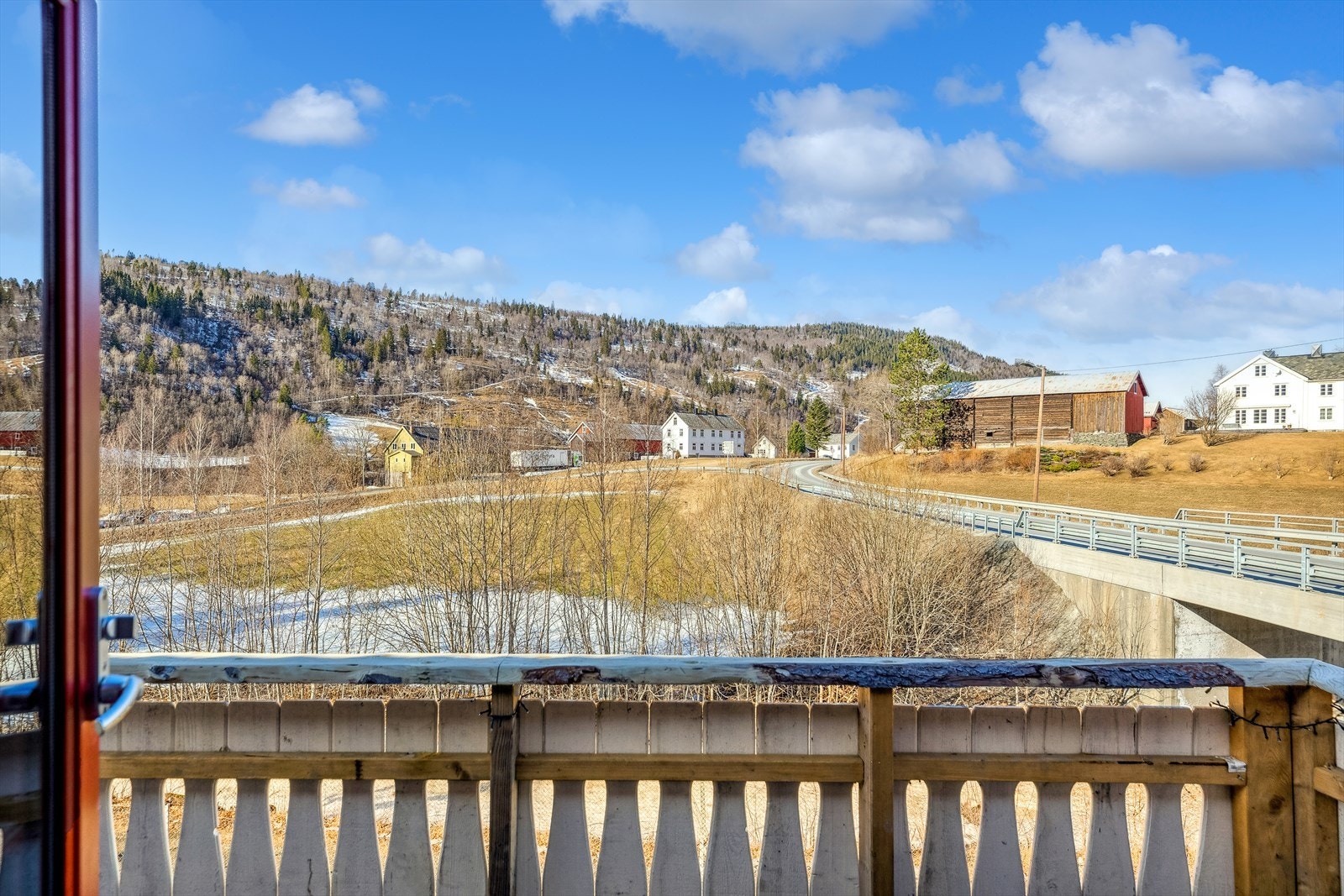Utsikt fra balkongen i andre etasje. Galleribilde