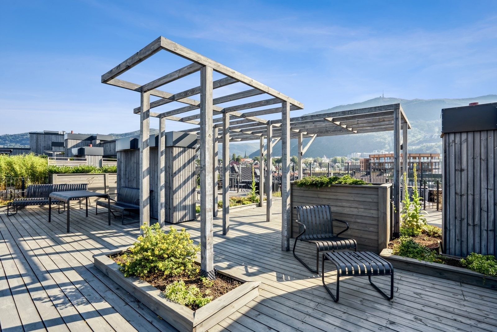 Perfekt for hygge med venner, morgenkaffe eller for eksamenslesing før sommeren kommer Galleribilde