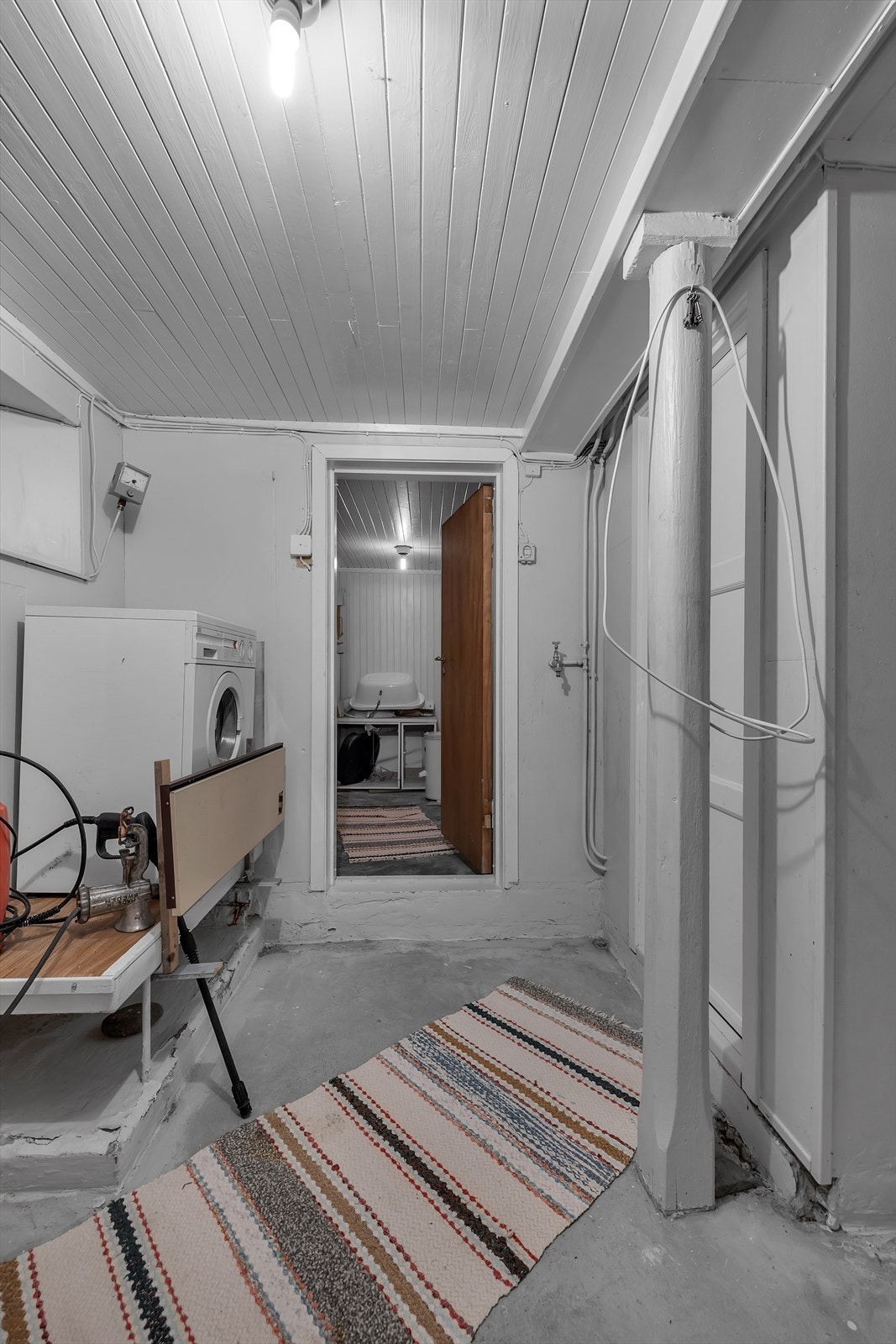 Vaskerom i kjeller. Galleribilde