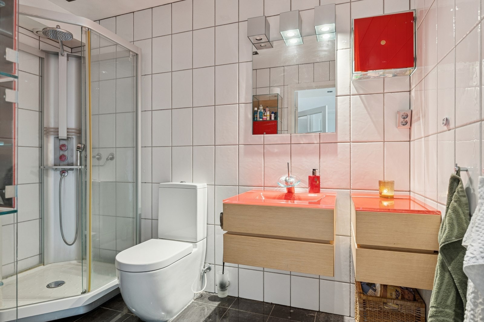 Varmekabler i gulvet. Galleribilde