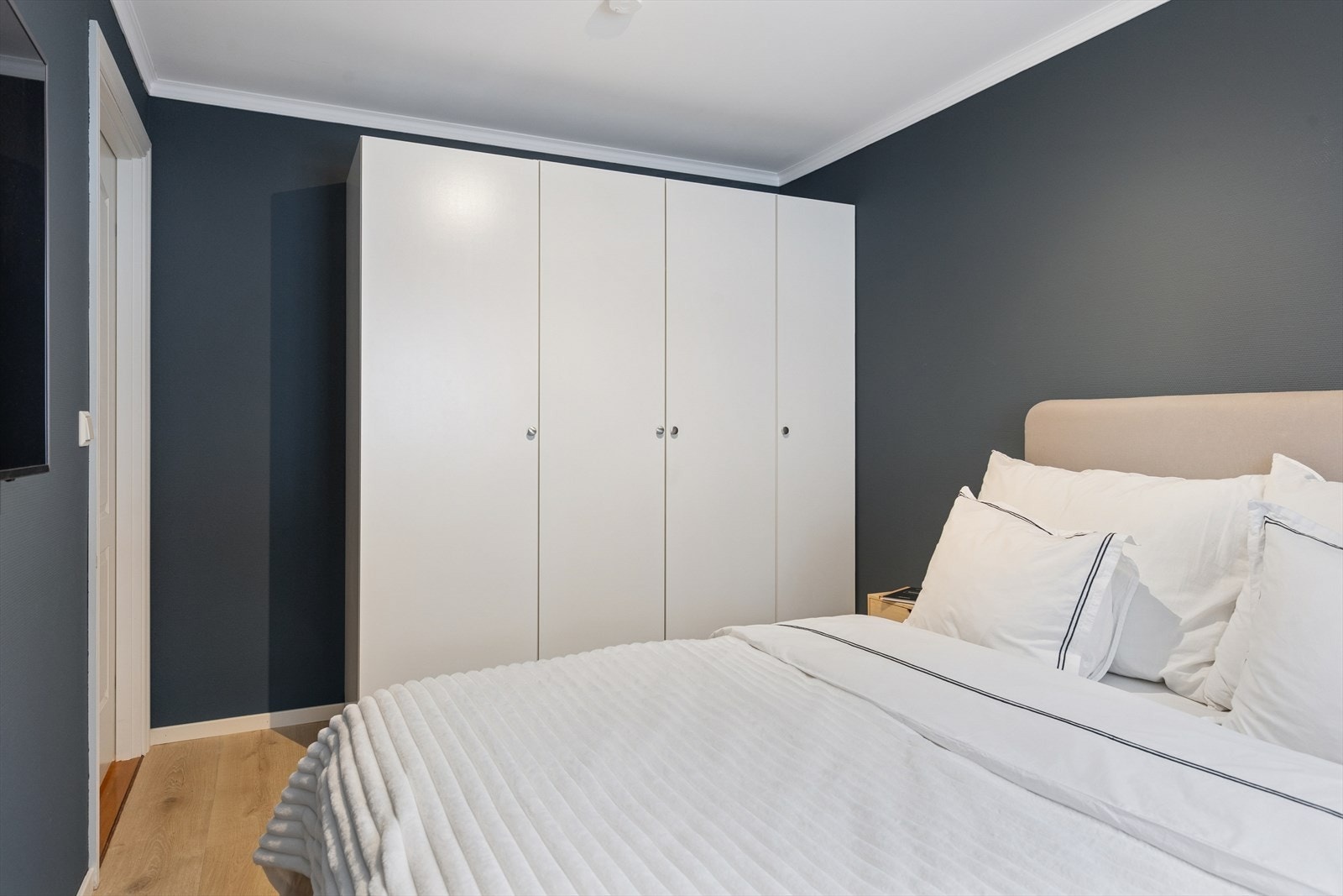 God plass til garderobeskap. Galleribilde