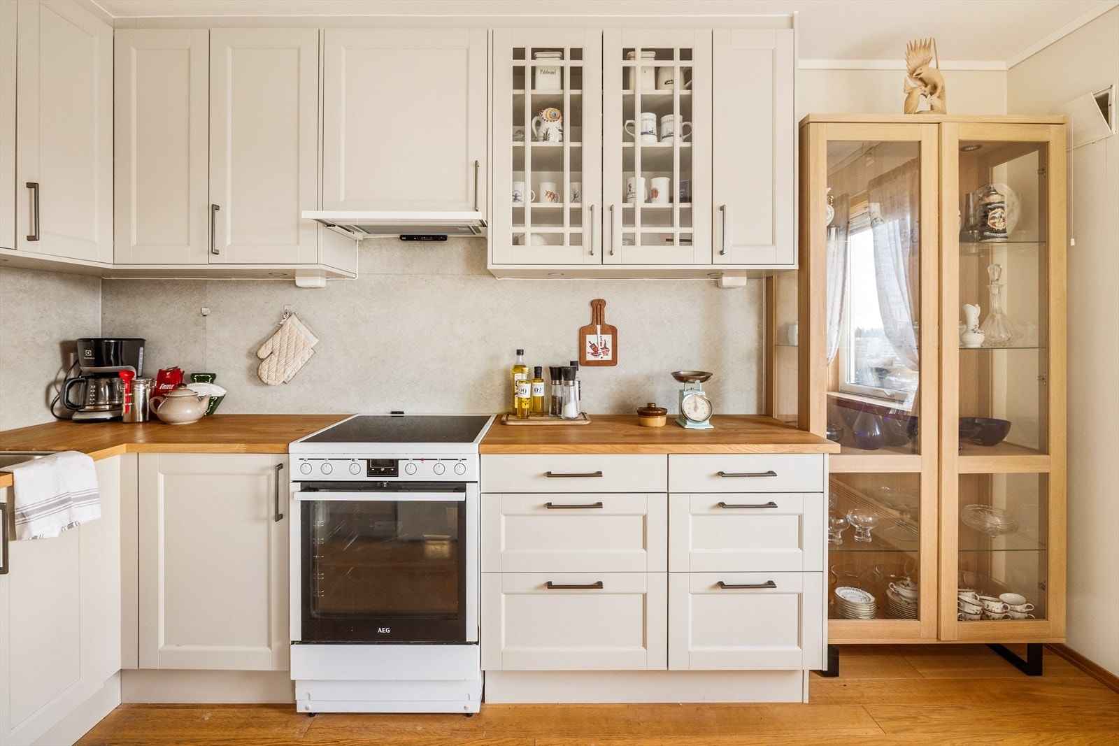 - Kjøkkenet måler 10,3m² - Galleribilde