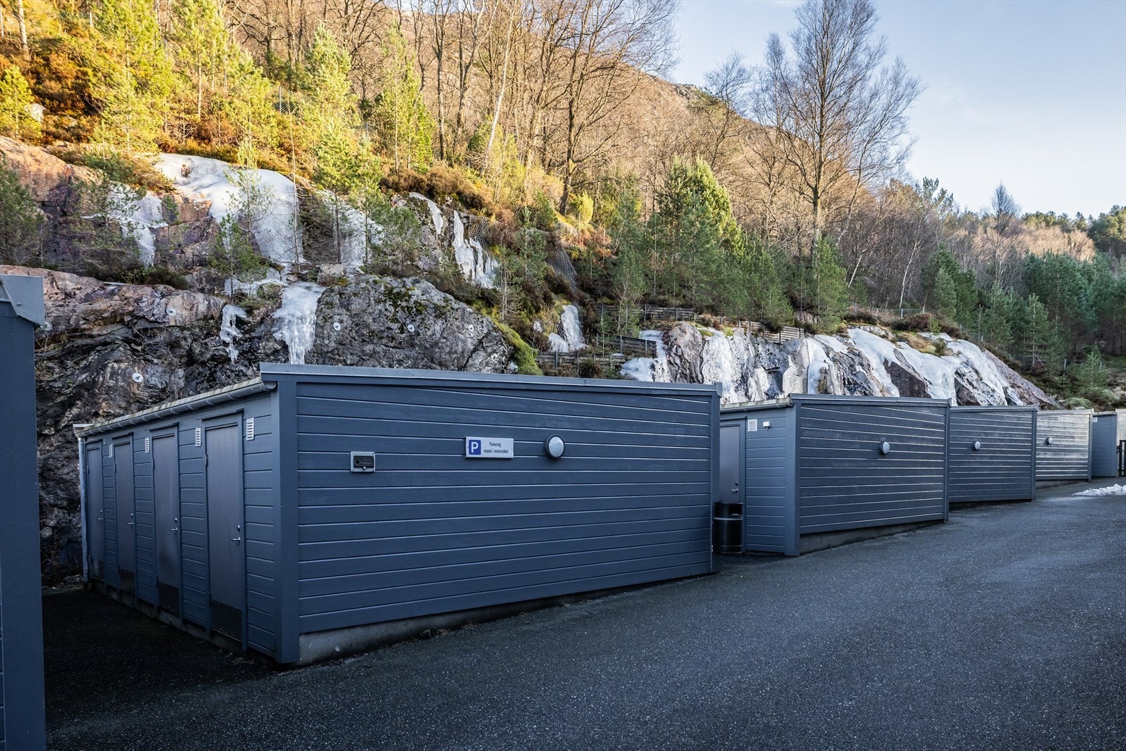 - Leiligheten har en ekstern bod (5,9m²) like utenfor bygget som gir godt med lagringsplass - Galleribilde