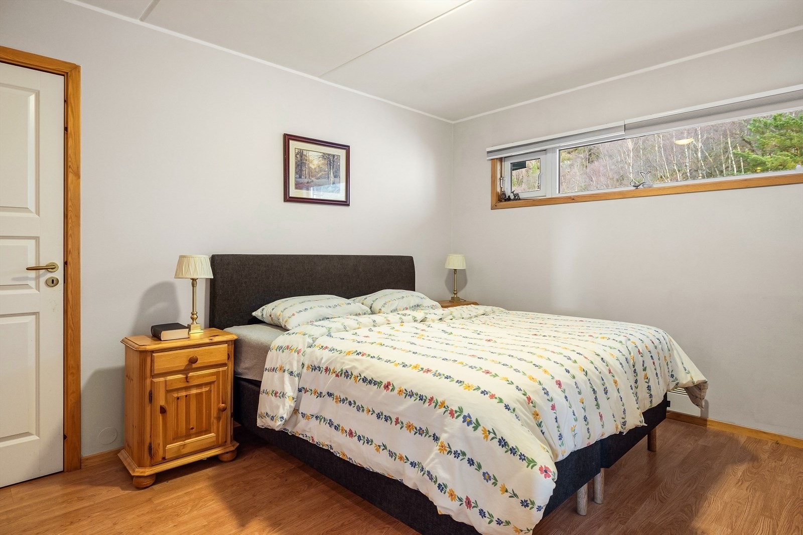 - Hovedsoverommet måler 13,5m² og har tilhørende bod/walk-in closet på 6,3m² - Galleribilde