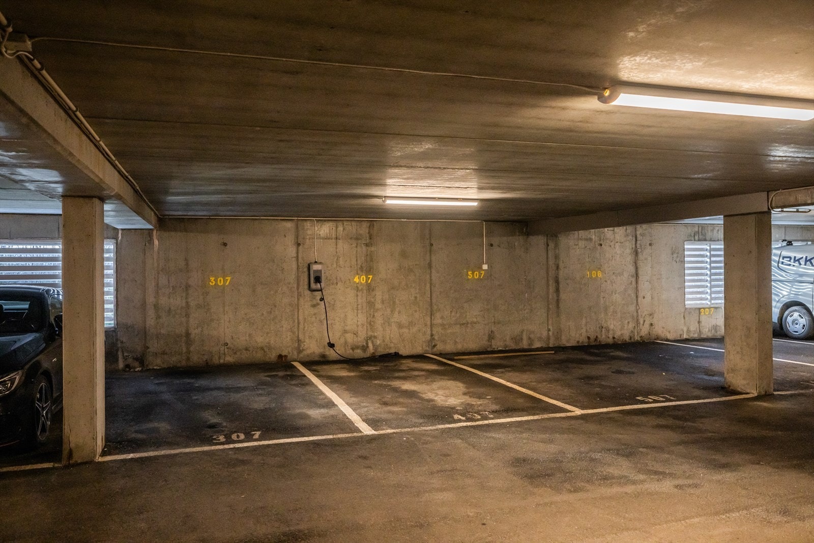 - Medfølgende leiligheten er det fast garasjeplass med mulighet for elbil-lader - Galleribilde