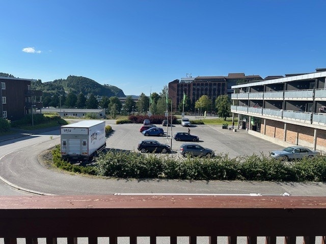 Utsikt fra terrasse på sommer Galleribilde
