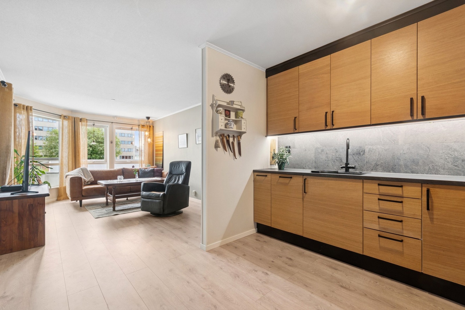 Velkommen til Nordstrandveien 47 og denne 3-roms leiligheten. Foto: EFKT. Galleribilde