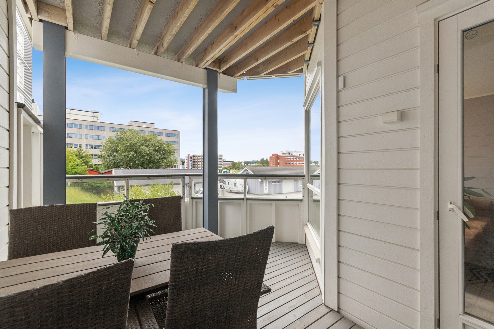 Her har man solen på morgen og utover formiddagen. Galleribilde