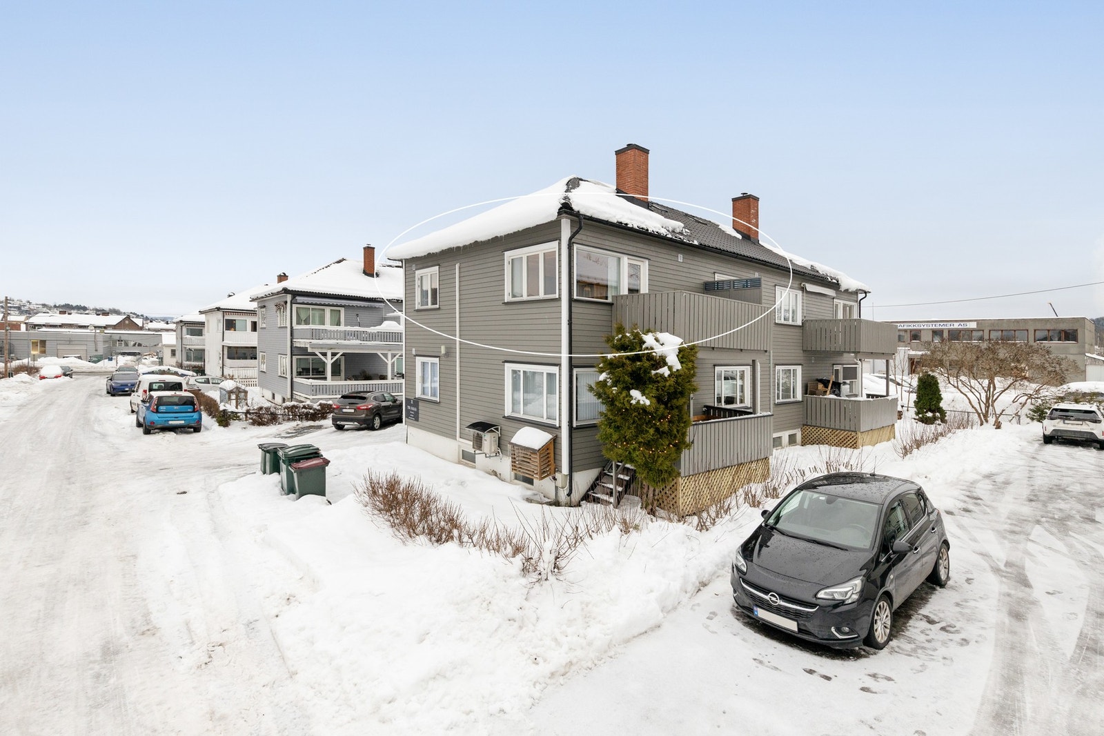 Flott internbeliggenhet i en 2. etasje på hjørne Galleribilde