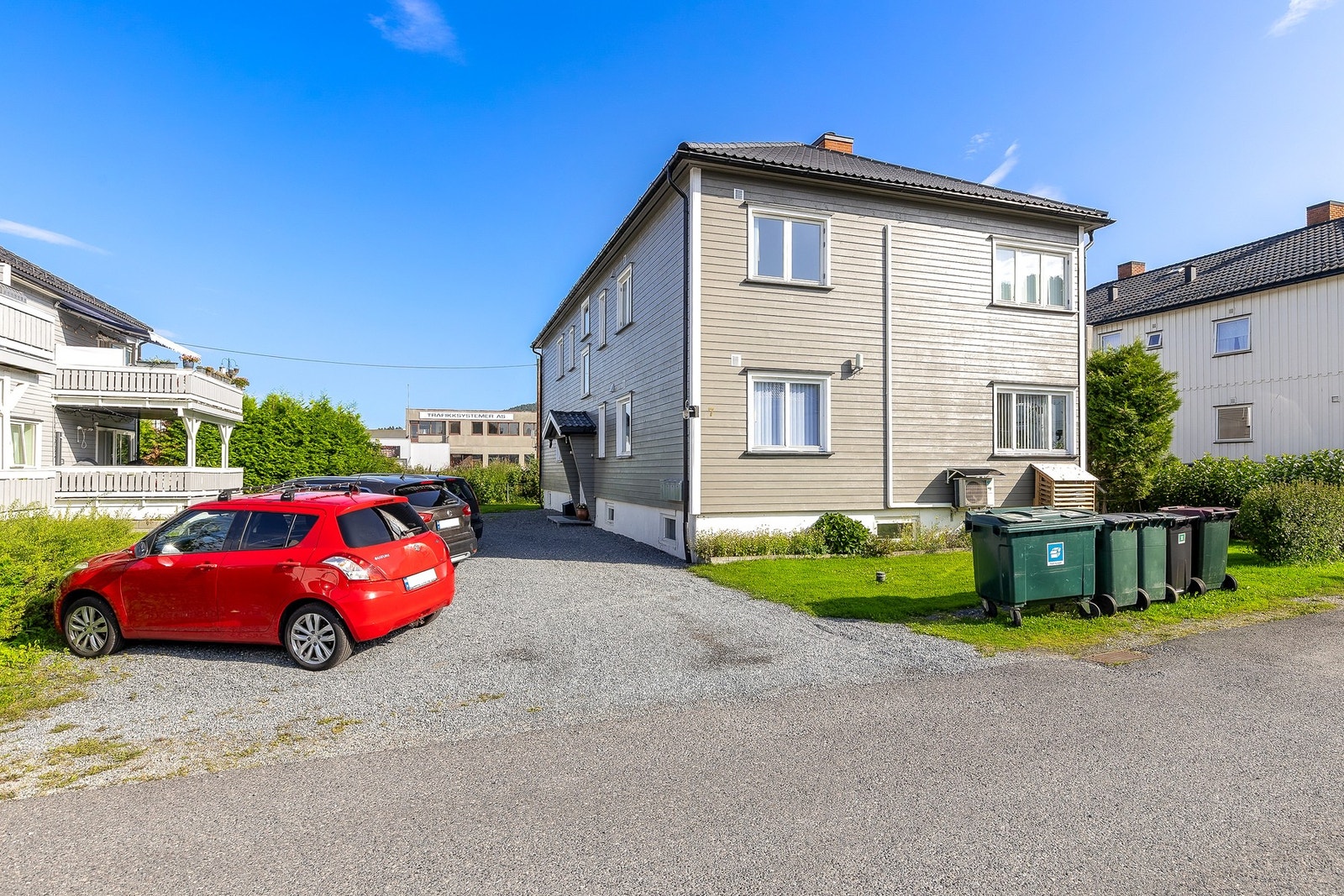 Fasaden er oppusset i 2024 Galleribilde