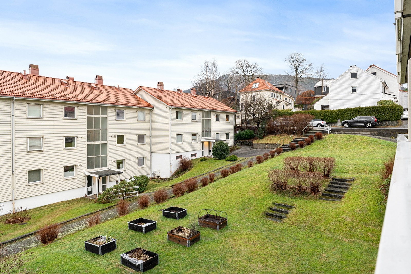 Borettslaget har plantekasser og mulighet for å dyrke grønnsaker. Galleribilde