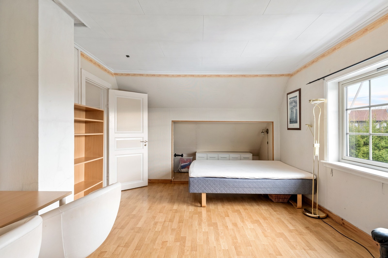 Dette rommet i andre etasje har i senere år vært benyttet som både stue og soverom. Galleribilde