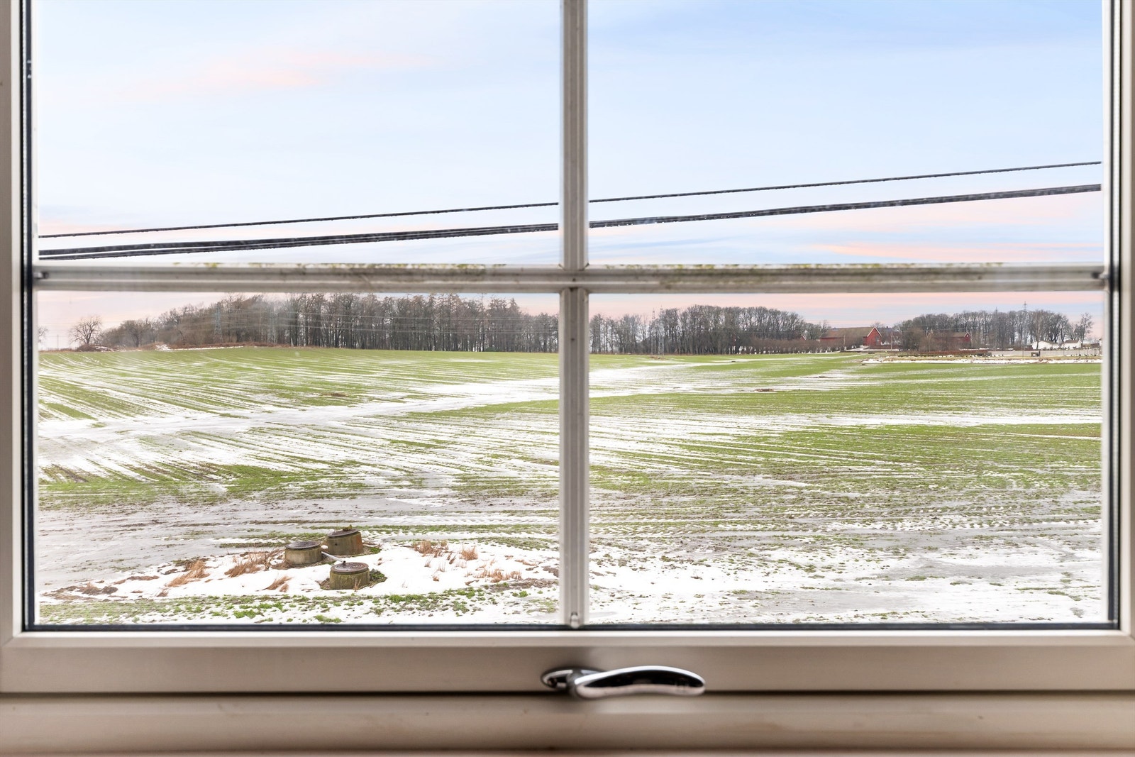 Fra kjøkkenet i andre sees fin utsikt mot Hafslund hovedgård. Galleribilde