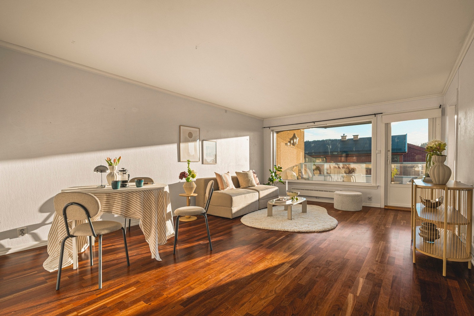 Olsvikåsen 31 presenteres av Tarek Bergfjord ved Bergby & Partners. Galleribilde