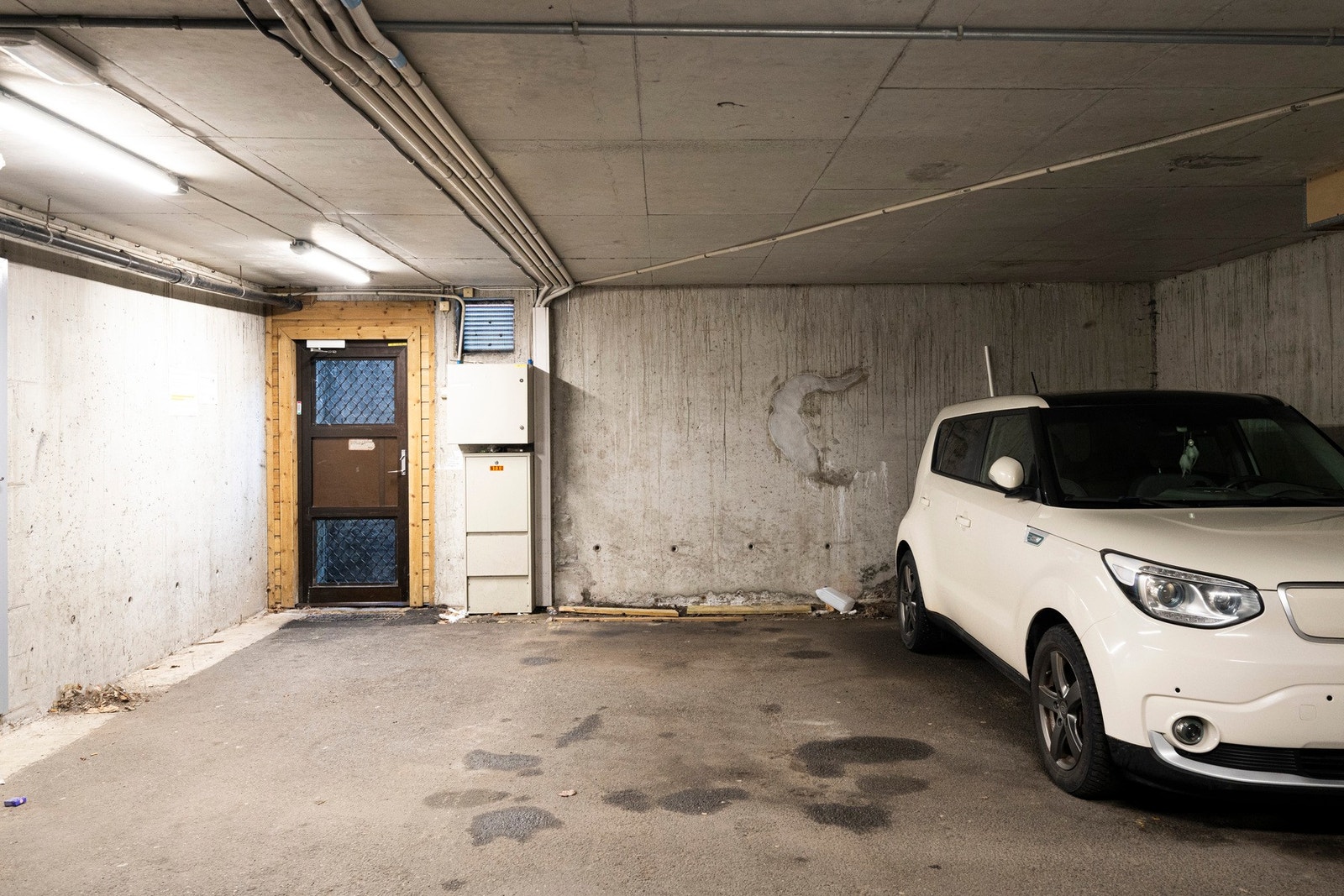 Fast garasjeplass med mulighet for å installere elbillader på egen regning. Galleribilde