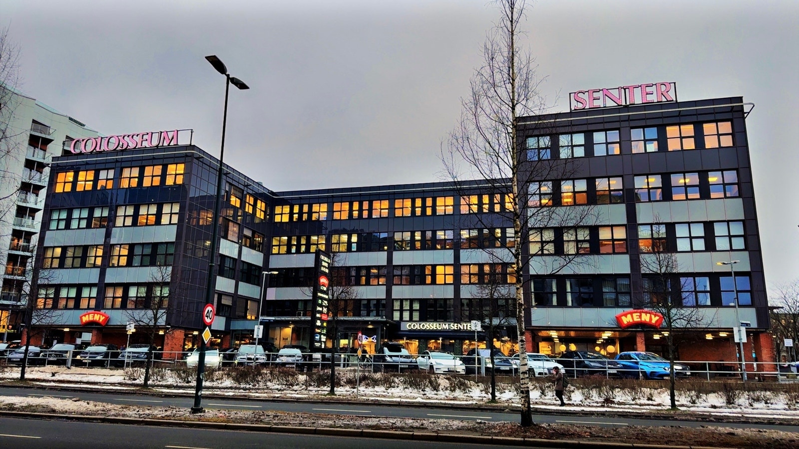 Kjøpesenter vis a vis komplekset Galleribilde