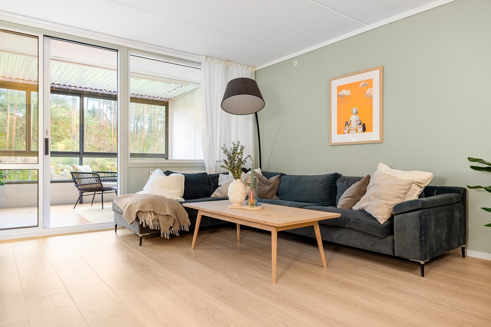 Radiatorvarme med vannbåren varme i stuen. Dette er inkludert i felleskostnadene. Galleribilde