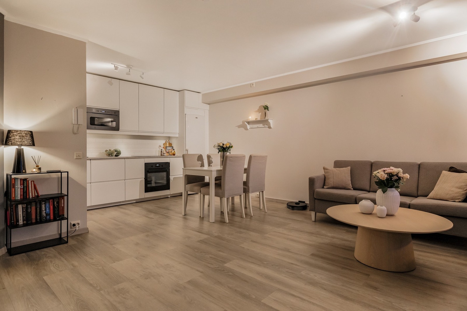 Flott 2-roms selveierleilighet med en god beliggenhet i byggets 2. etasje. Galleribilde