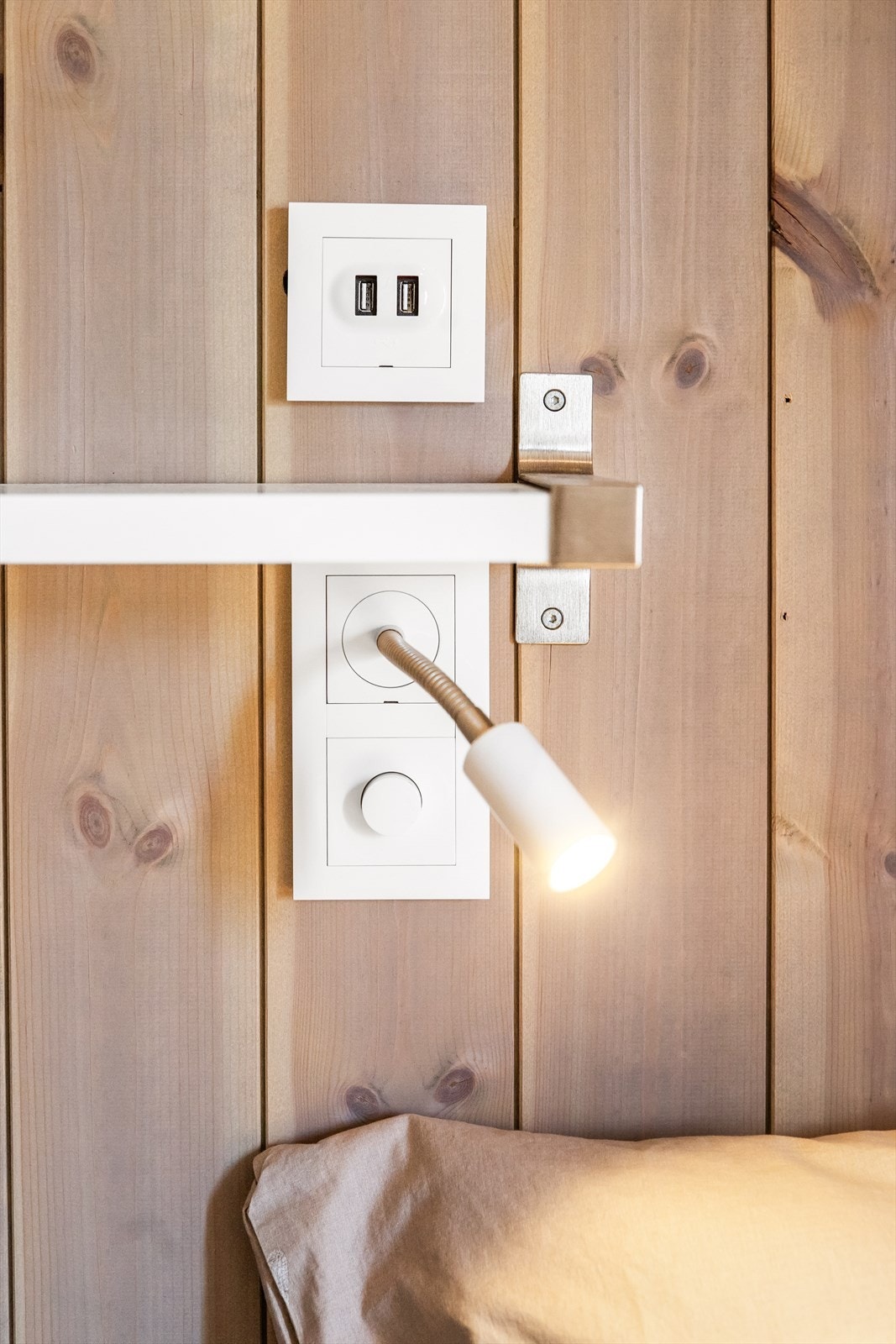 Detaljer - ledlamper med dimmer og usb kontakt Galleribilde