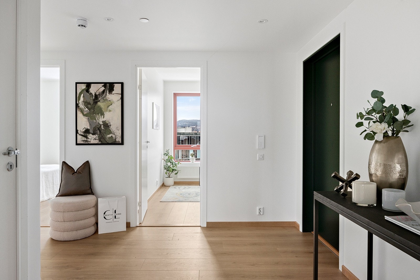 Det er levert ringetablå med 2-veis kommunikasjon ved hovedinngang. Galleribilde