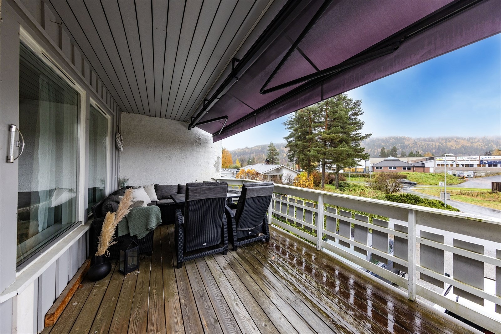 Eiendommen har en meget sentral beliggenhet like utenfor Åmot sentrum. Galleribilde