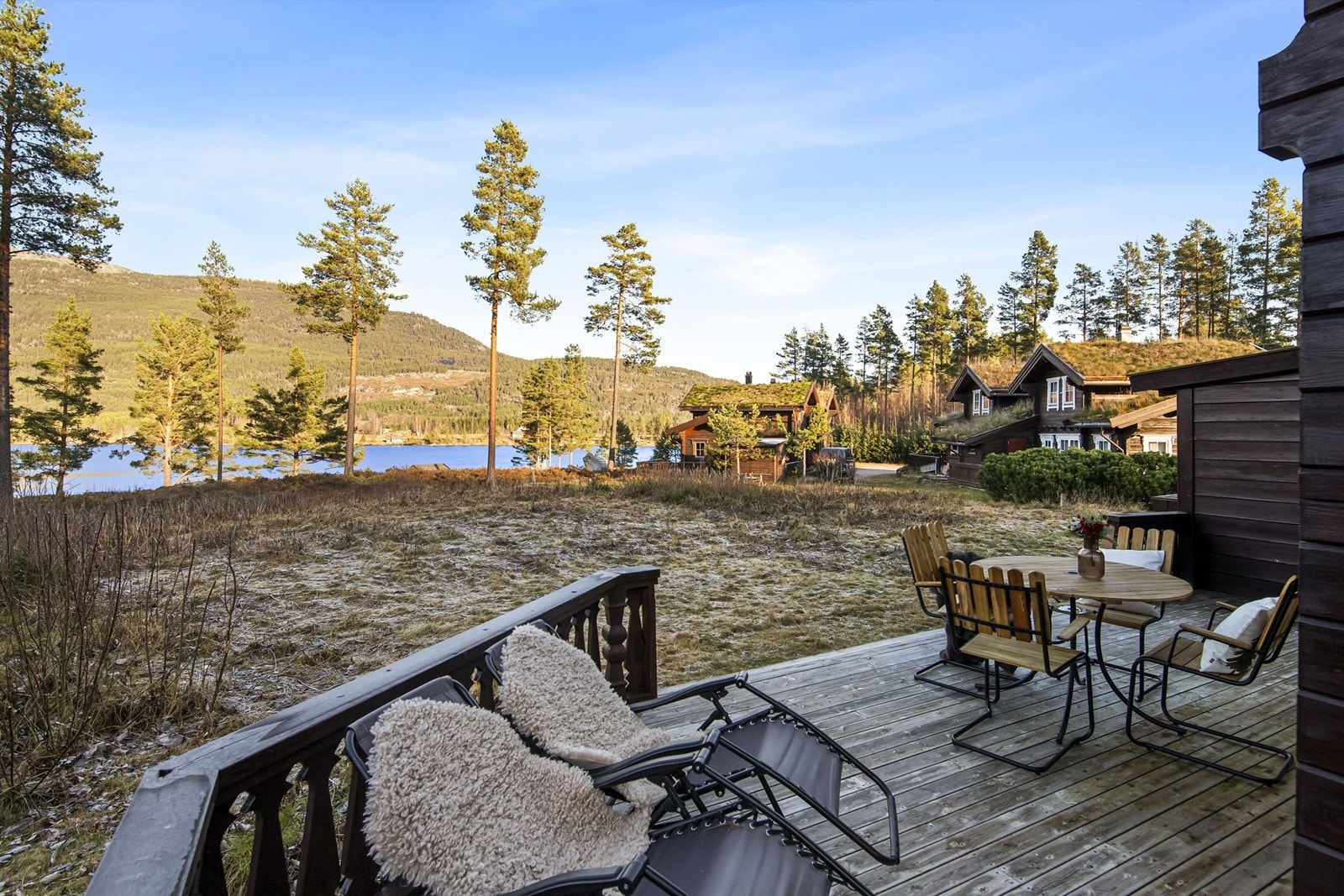 Nydelig utsikt og fritt beliggende - sommer som vinter kan man nyte dagene her! Galleribilde