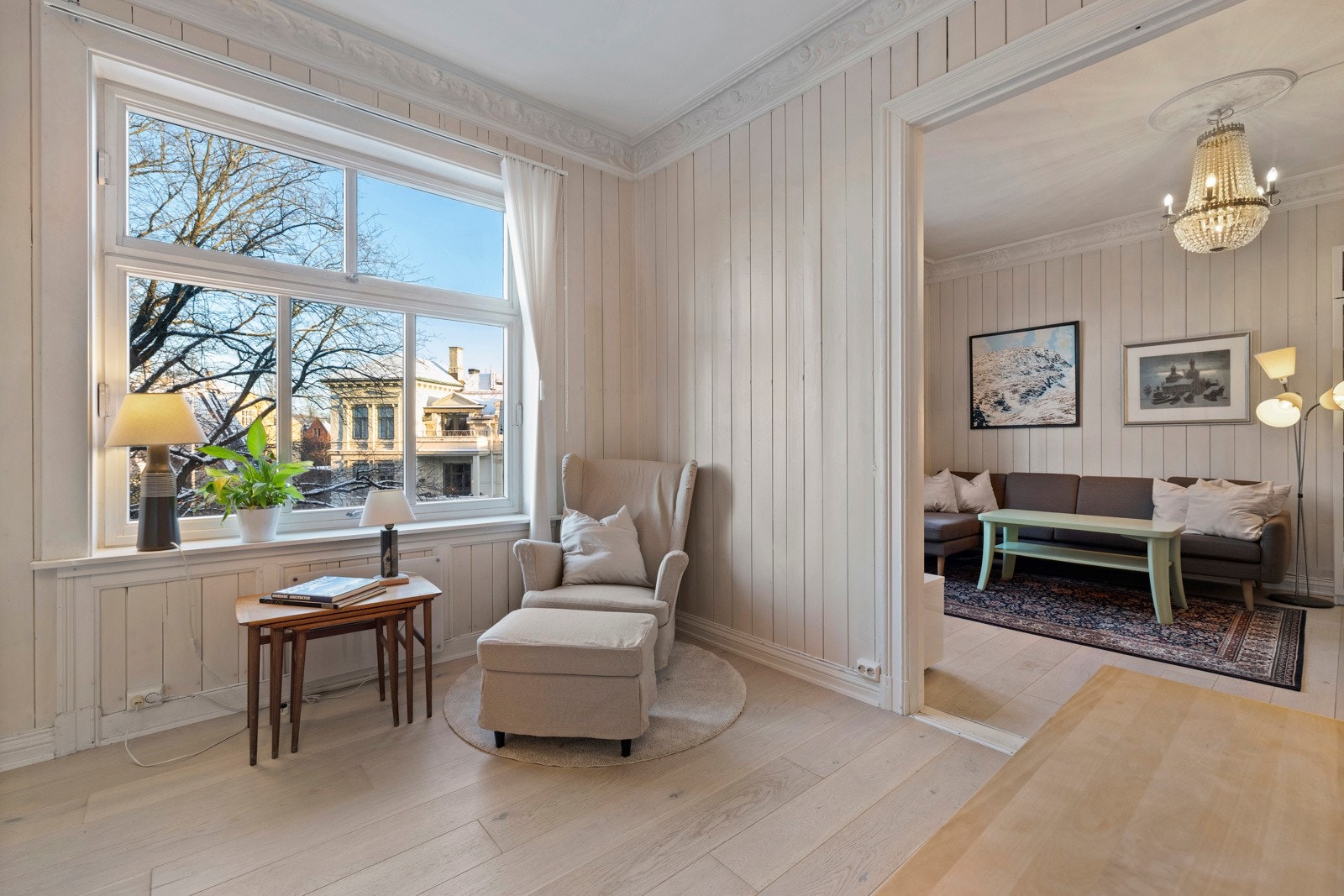 Her det også gode møbleringsmuligheter samt trapp opp til loftsetasjen. Galleribilde