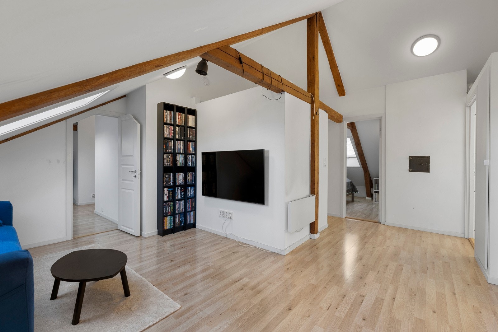 Fra soverom er det adkomst til et soverom. Galleribilde