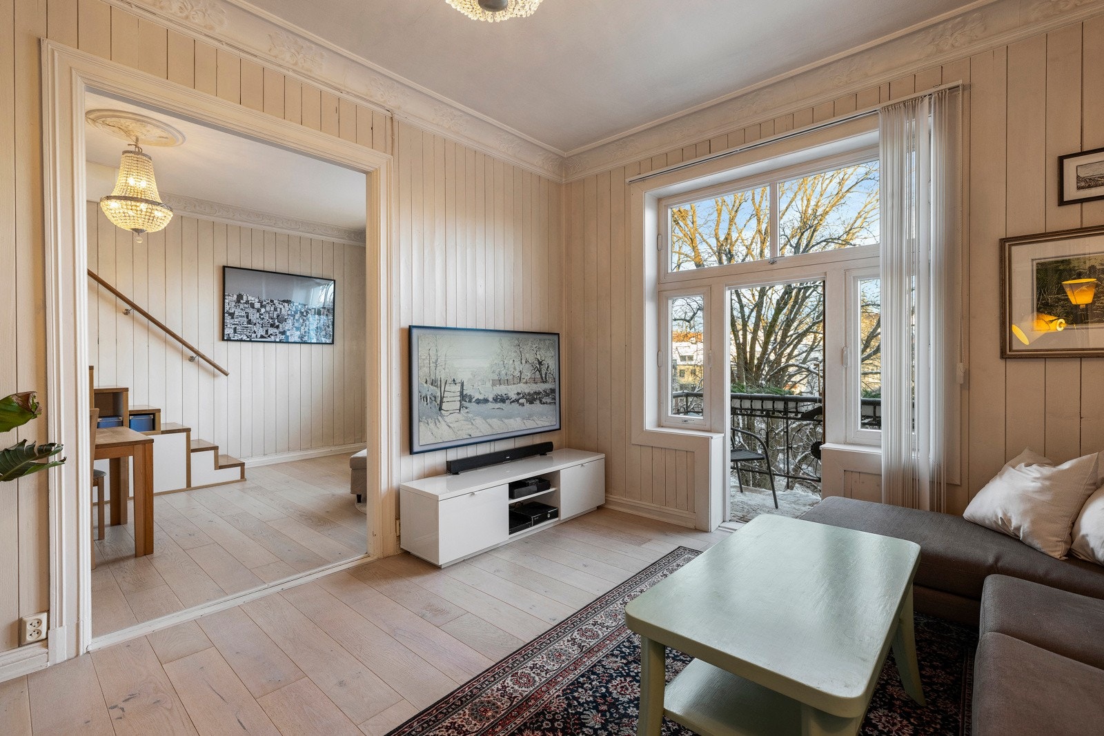 En lys og gjennomgående 5-roms toppleilighet over to plan med sentral beliggenhet på Majorstuen/Fagerborg. Galleribilde