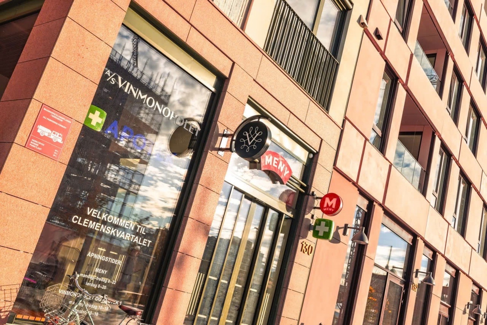 Og shoppingmuligheter og et utvalg spennende restauranter Galleribilde