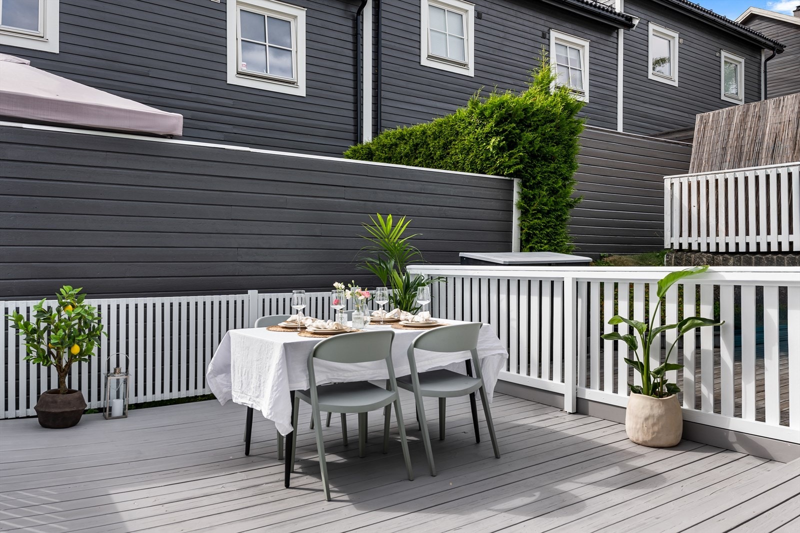 Fra stue er det adkomst til markterrasse på ca. 25 m². Galleribilde