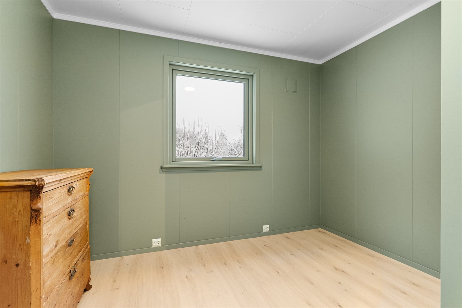 De andre soverommene har rom for seng, garderobeløsning og skrivepult. Galleribilde