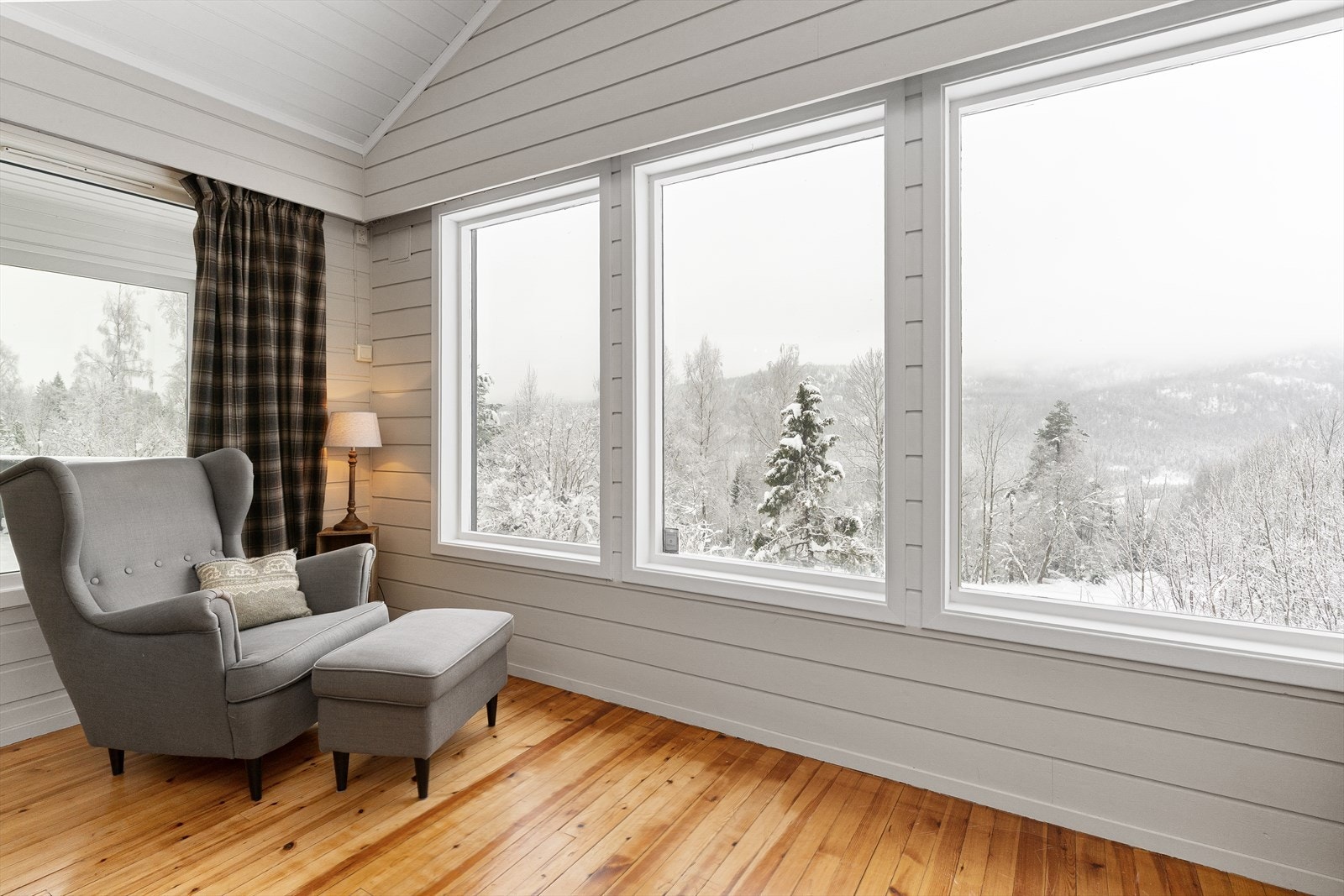 Her kan man sette seg rolig tilbake med en god bok og nyte utsikten. Galleribilde