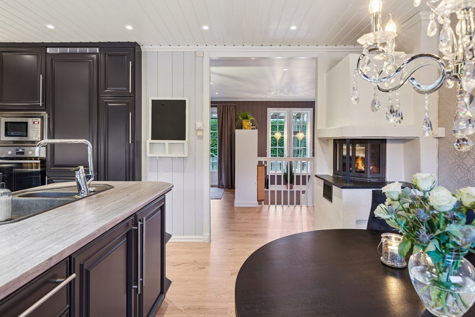 Kjøkkenventilatoren fra 2019 har avtrekk ut for et godt inneklima. Galleribilde