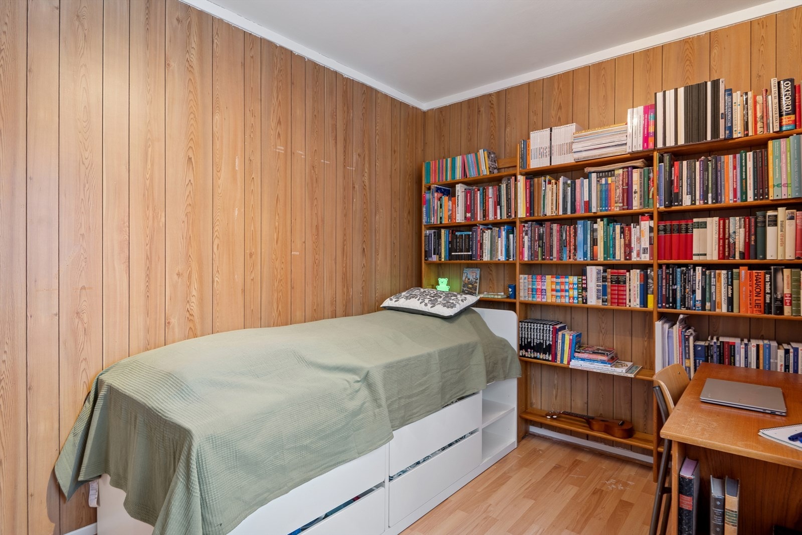 Ypperlig som barnerom, gjesterom eller hjemmekontor. Galleribilde