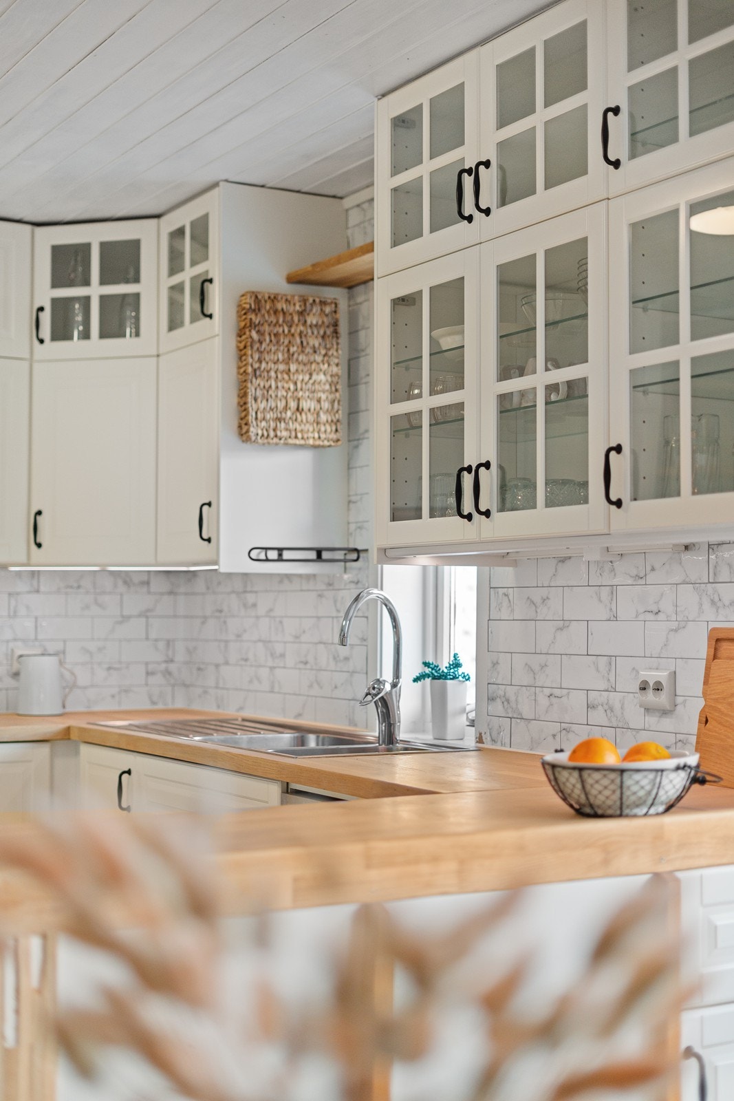 Lyst og praktisk kjøkken med særpreg. Galleribilde