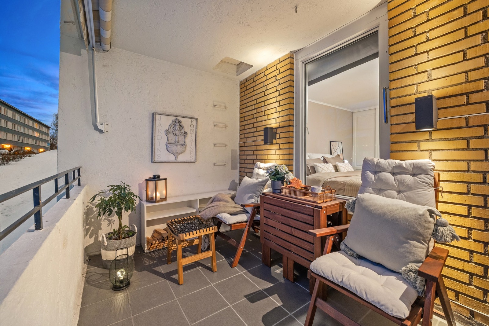 Balkongen er et perfekt sted å nyte morgenkaffen! Galleribilde