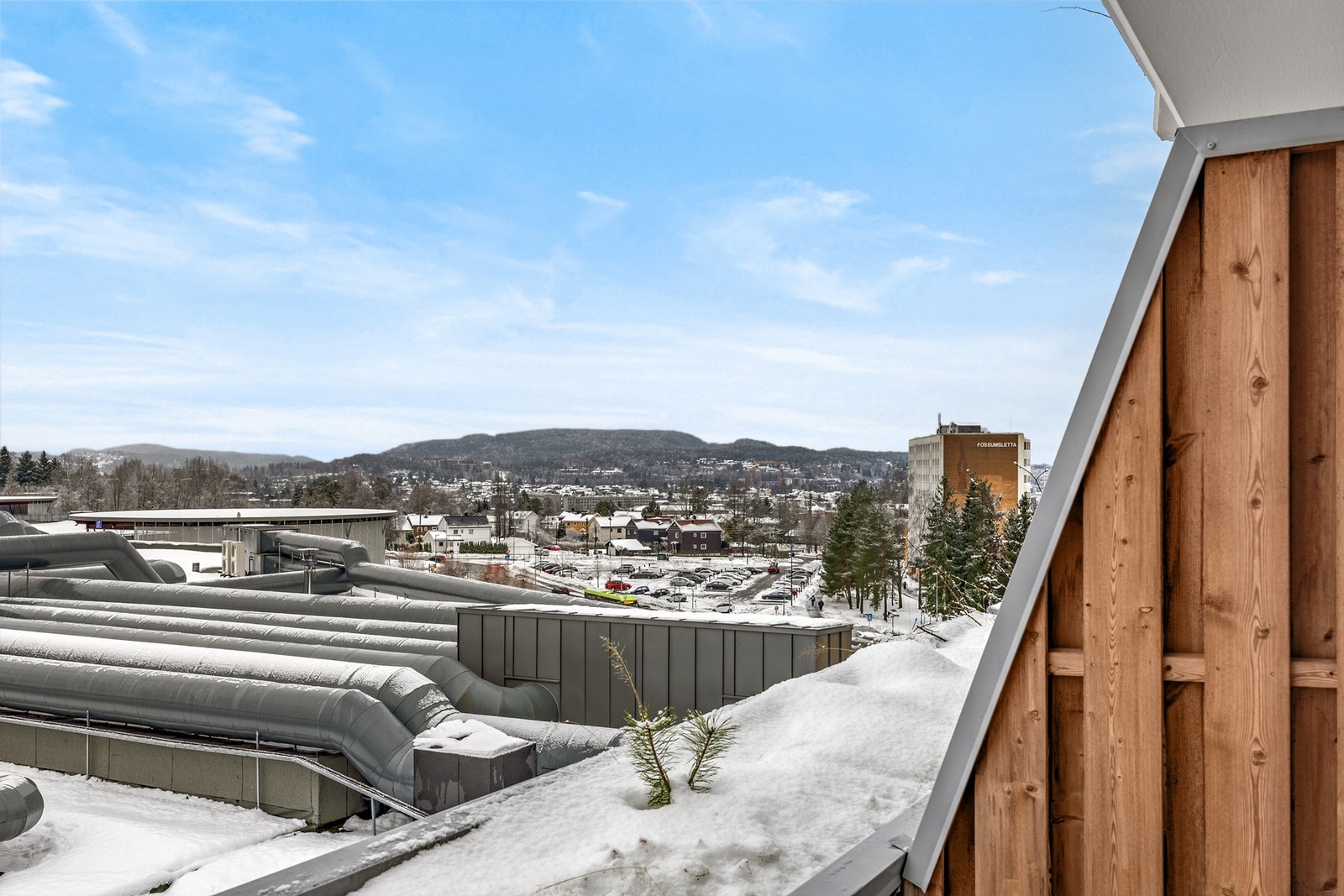 Med utgang fra stuen får du en sørøstvendt terrasse. En naturlig forlengelse av oppholdsrommet. Galleribilde