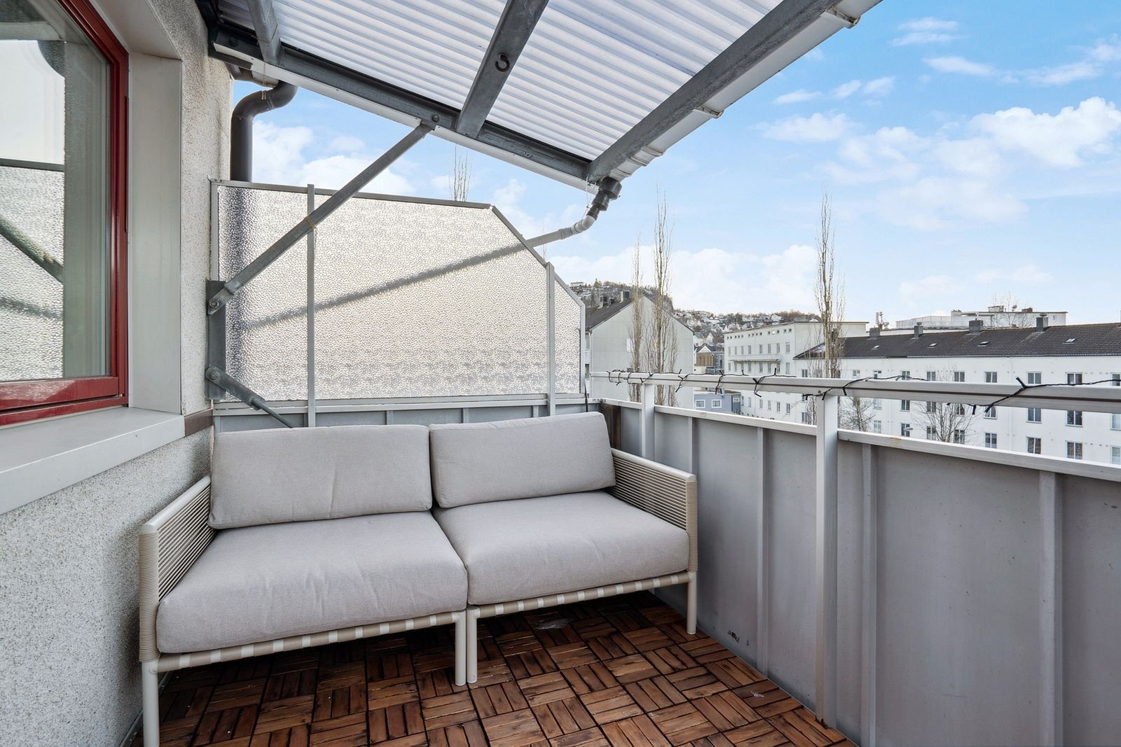 Luftig balkong Galleribilde