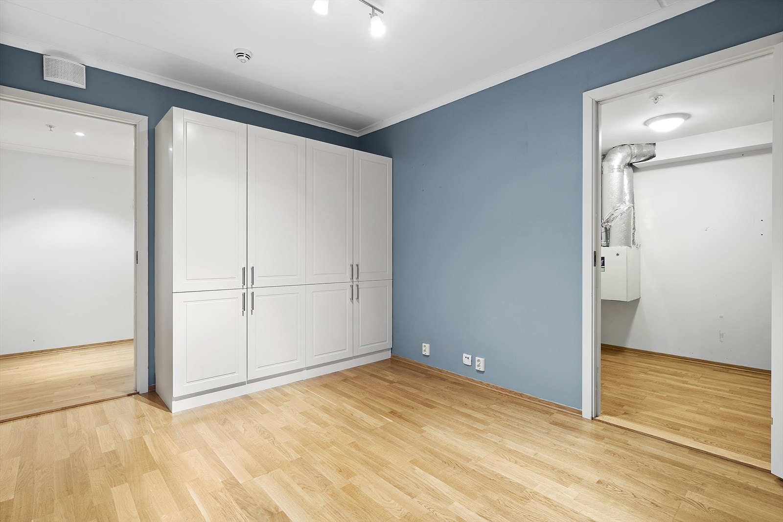 Soverom med skapplass Galleribilde