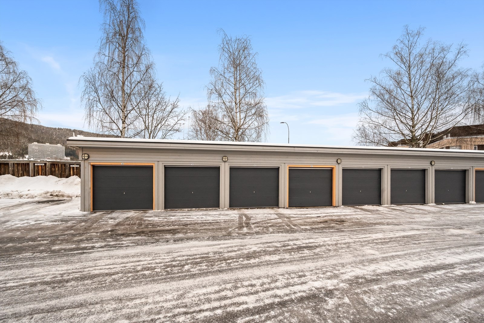 Gode kollektivforbindelser til sentrum og nærliggende områder. Galleribilde