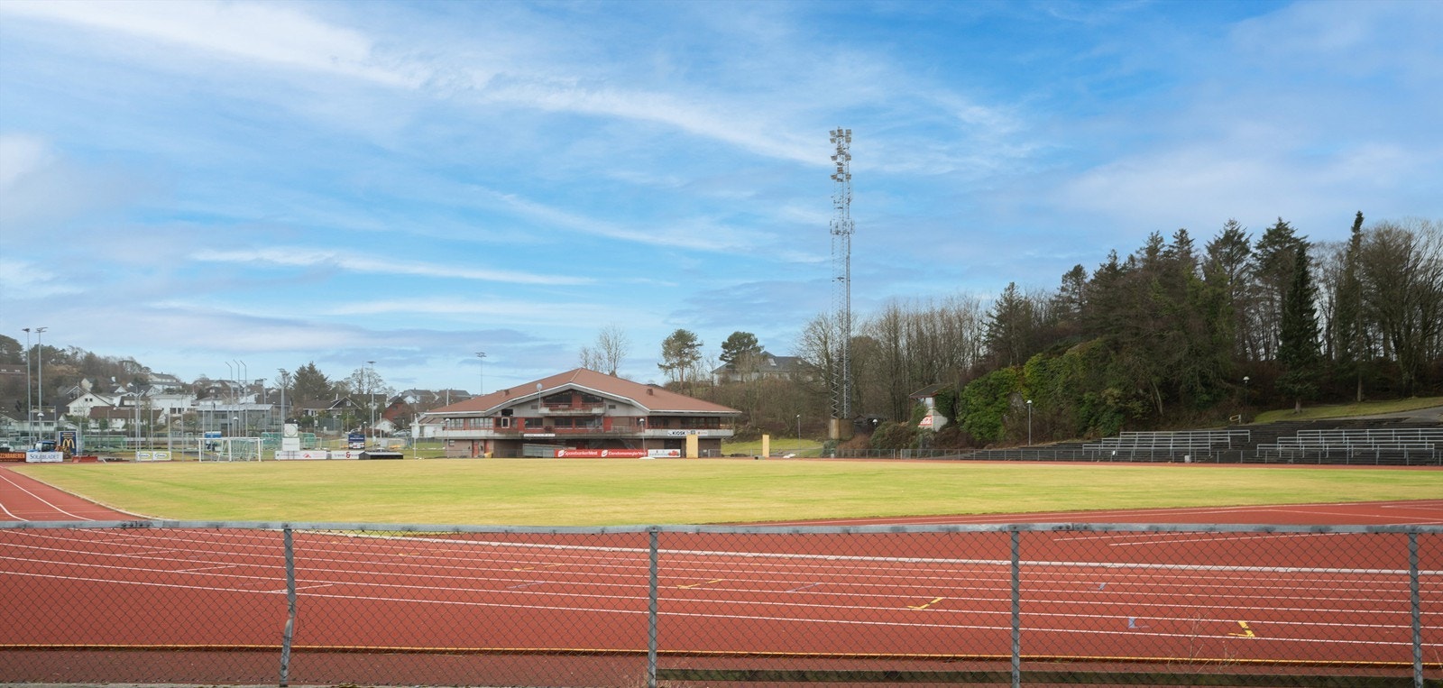 Området byr på et godt utvalg fritidsaktiviteter, med idrettsanlegg som Vår Energi Arena Forus. Galleribilde