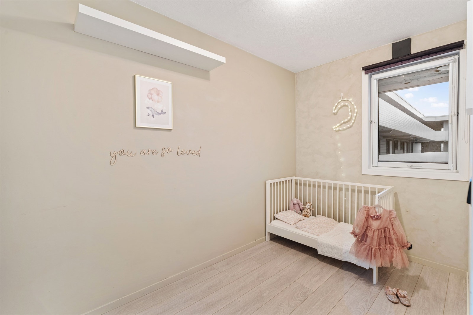 Det andre soverommet egner seg godt som barnerom, gjesterom eller kontor. Galleribilde