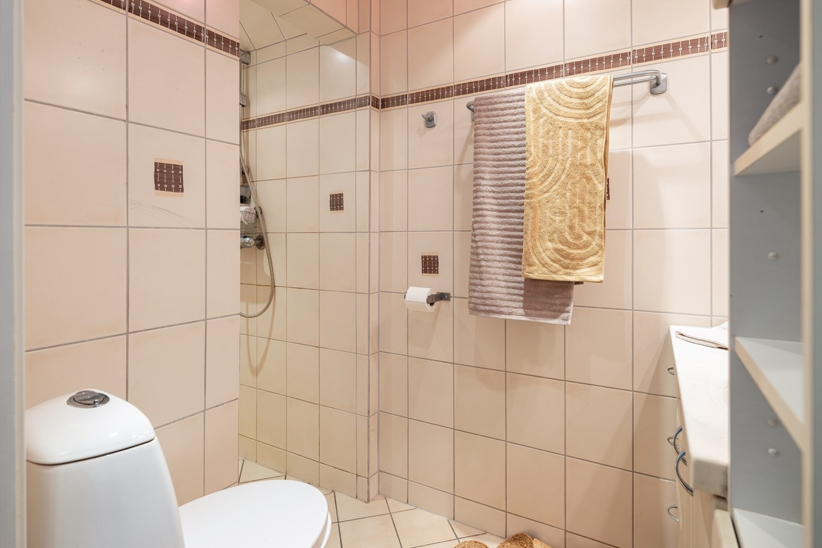 Flislagt bad på 3m² med gulvvarme. Galleribilde